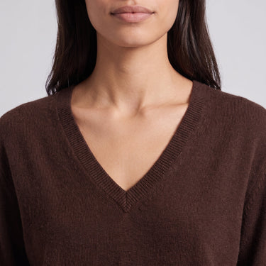 Pull Artlove Eden col V maille fine marron