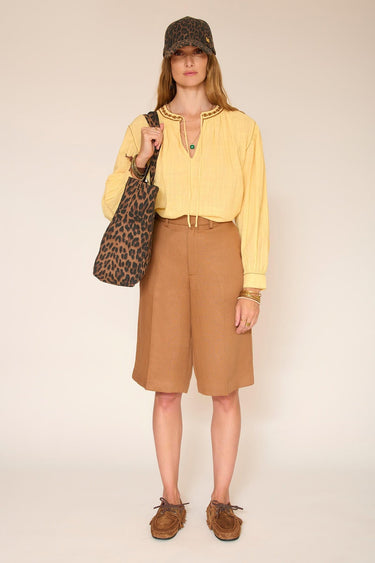 Chemise MKT Studio Hera encolure travaillée jaune – vue 3