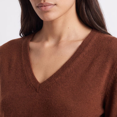 Pull Artlove Eden col V maille fine caramel – vue 4
